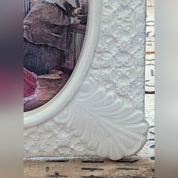 2004  Master craft International Off White Ceramic Scrolled Picture Frame - Picture 6 of 9